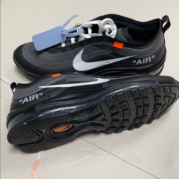 Men’s tennis shoes - Picture 3 of 4